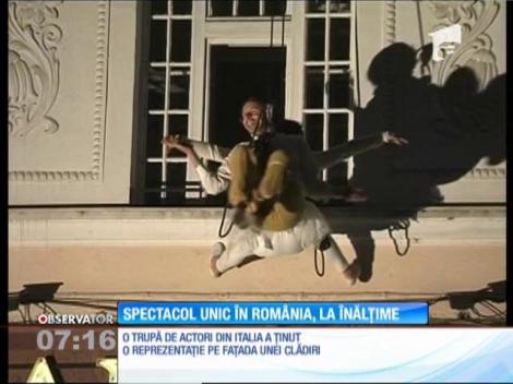 Un dans pe macara, la 15 metri înălţime, i-a ţinut pe spectatori în suspans, la un festival, în Cluj Napoca