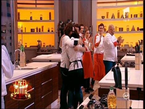 Nu te pui cu familia când vine vorba de mâncare! Ce echipă s-a descurcat cel mai bine în bucătărie?