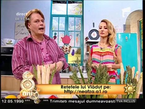 O rețetă exotică, dar foarte gustoasă, marca Vlădutz. Sparanghel cu sos din compot de caise!