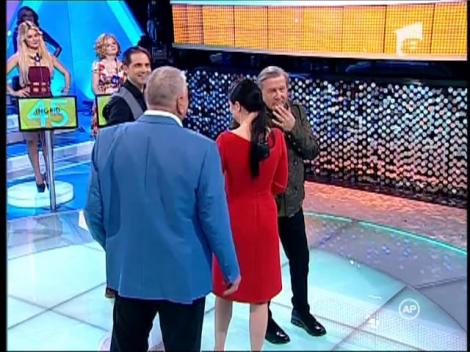 Rândul 1: Unde bei o sangria şi mănânci o paella că la "mama acasă"