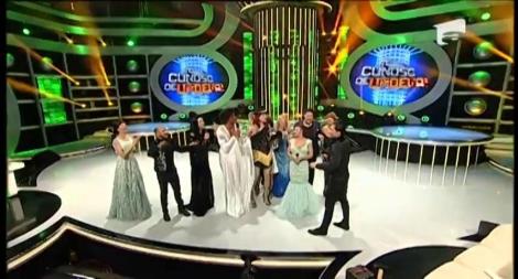 Avem un "DA" răspicat!?! Surpriza anului vine de la Liviu Vârciu! Cu un sărut patimaș, a cerut-o de soție pe Nicoleta Nucă!