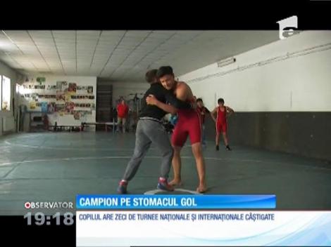 Manuel Stoica, copilul fenomen al luptelor în România, nu are adversar