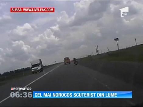 Un bărbat din Rusia este cel mai norocos scuterist din lume
