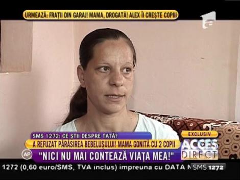 A refuzat părăsirea bebeluşului! Mamă gonită cu doi copii de acasă