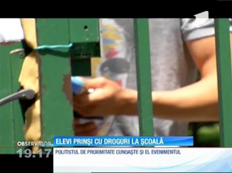 Scandal într-un liceu cu pretenţii din Capitală, după ce mai mulţi colegi s-ar fi drogat până la leşin