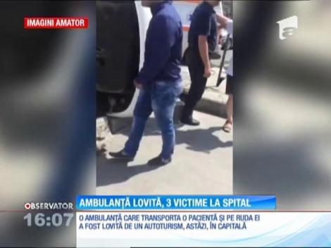 Accident grav în Capitală, în zona Baba Novac.  O ambulanţă s-a răsturnat