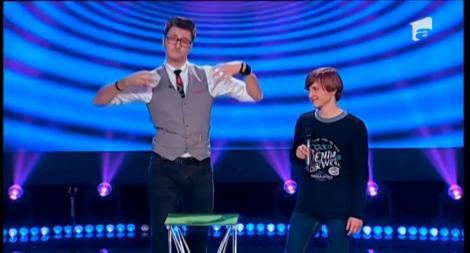 Asta înseamnă şmecherie! AŞA amesteci cărţile ca la "Las Vegas". Trebuie să înveţi şi tu