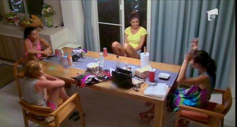 Elena intră în panică! Matei nu îi mai acordă atenţie, iar bruneta o ia razna: "Practic, sunt invizibilă pentru el"