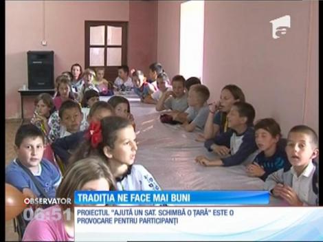 Tradiţia ne face mai buni! Sute de copii şi localnici din două sate clujene au învăţat cum să păstreze meşteşugurile strămoşeşti