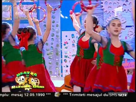 Școala de dans "Dance Planet", mişcări pe ritmuri italieneşti, la Neatza