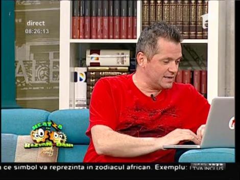 Smiley News: Un crocodil uriaş a ajuns pe terenul de golf