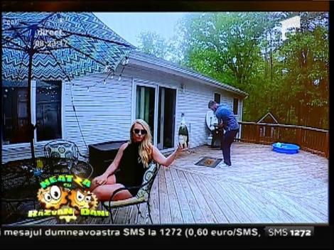 Smiley News: Cum deschide "şmecherul" şampania