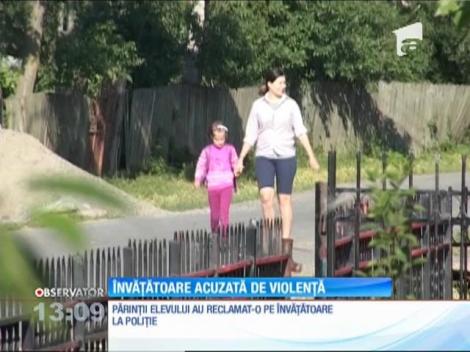 O învăţătoare din judeţul Vaslui este acuzată că a bătut un elev de nouă ani