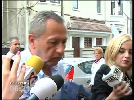 Doi șefi de spital, arestați pentru mită