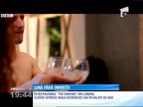 Localul unde oaspeţii sumar sau deloc îmbrăcaţi