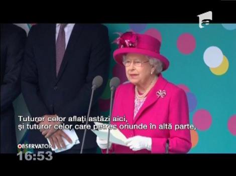 Zece mii de supuşi ai Reginei Elisabeta au luat parte la un picnic uriaş în faţa Palatului Buckingham