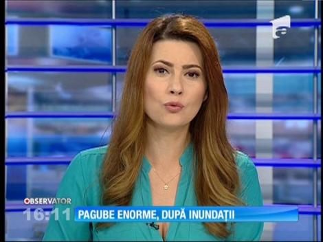 Imagini dramatice în Gorj! Câteva maşini au fost înghiţite de-a dreptul de viituri