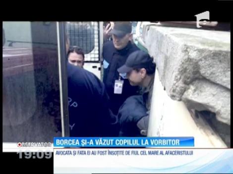 A fost coadă de vedete la penitenciarul Jilava. Avocata care i-a dăruit lui Cristi Borcea un copil recunoscut cu greu de omul de afaceri a venit în vizită