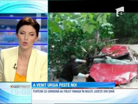 Potopul a venit peste România. În multe zone a plouat torenţial, iar fulgere au brăzdat zeci de minute cerul