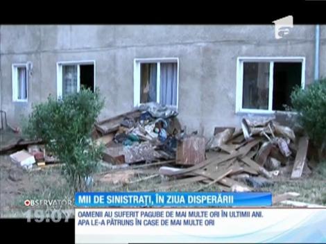 În Petroșani, un cartier întreg a fost afectat de ape