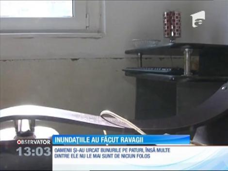 Imaginile dezastrului! 50 de case au fost afectate în Petroşani