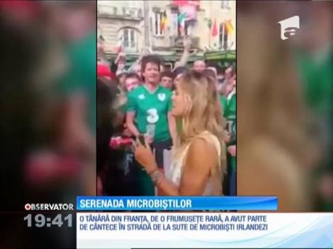 O tânără din Franța a avut parte de cântece în stradă de la sute de microbiști irlandezi
