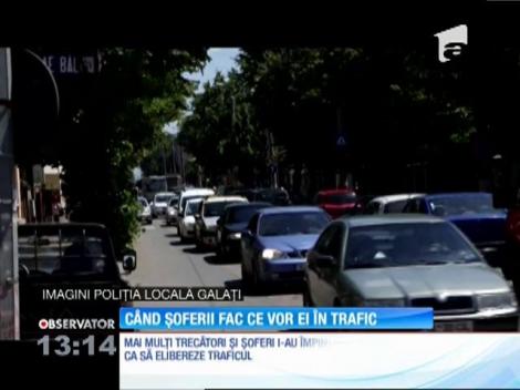 Un bărbat a blocat un tramvai cu maşina şi odată cu asta tot traficul de pe un bulevard din Galaţi