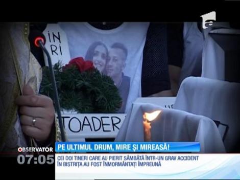 Cei doi iubiţi din Bistriţa, care şi-au pierdut viaţa într-un accident înfiorător, înmormântaţi împreună