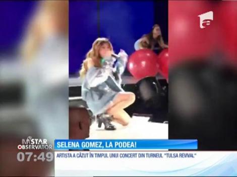Selena Gomez a căzut pe scenă în timpul unui concert în Oklahoma