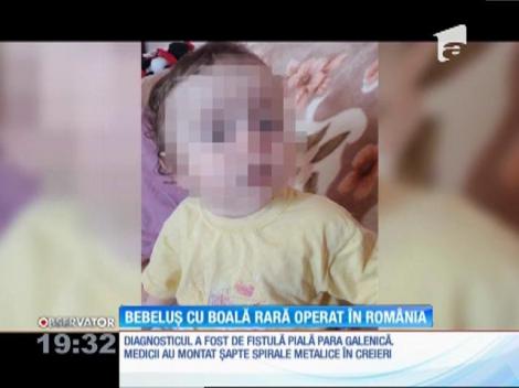 Bebeluș cu o boală foarte rară, operat cu succes în România