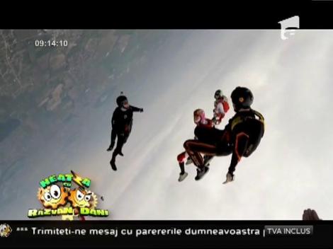 Eşti tentat să sari cu paraşuta? Vezi cât te costă