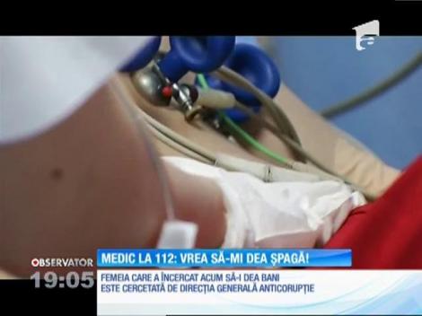 Un medic din Galaţi a sunat la 112, după ce o pacientă a încercat să-i dea 50 de lei mită