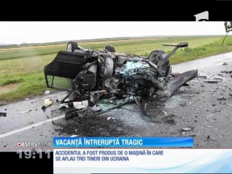Accident teribil pe drumul european 85, între Buzău şi Rîmnicu Sărat. O femeie a murit, iar alţi cinci oameni au fost grav răniţi