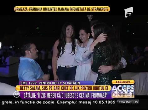 Betty Salam, sus pe bar la petrecerea organizată în cinstea iubitului său, Cătălin