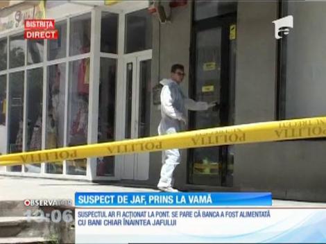Un bărbat înarmat a jefuit o bancă din Bistrița, după ce a amenințat clienții și angajații