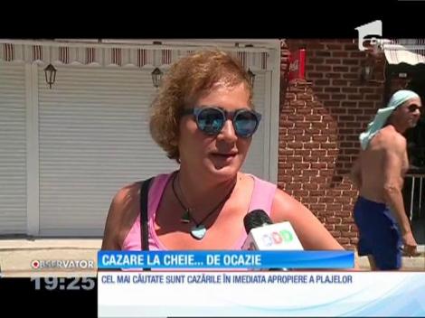 În staţiunile de pe litoral răsună, în aceste zile, chei de apartamente. Particularii încearcă să-i atragă pe cei cu buget limitat sau care vor să se simtă în concediu, ca acasă