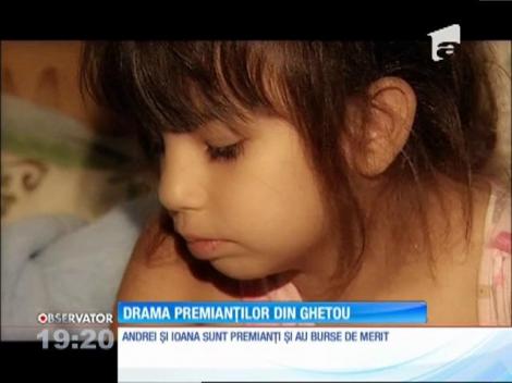 Drama premianților din ghetou. Doi copii trăiesc printre şobolani, gândaci şi gunoaie