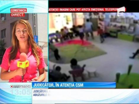 Judecătorul care ameninţa că va aduce copii de grădiniţă cu duba la instanţă, în atenţia CSM