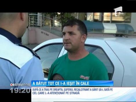Momente tensionate pe unul dintre cele mai aglomerate bulevarde din Iaşi. Un şofer s-a luat la bătaie cu oricine i-a ieşit în cale, inclusiv poliţişti