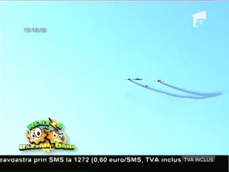 Aeromania - un spectacol inedit de acrobaţie aeriană, pe aerodromul Tuzla