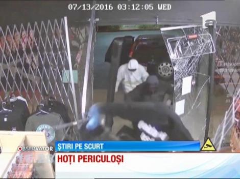 Jaf la un magazin de armament, în SUA