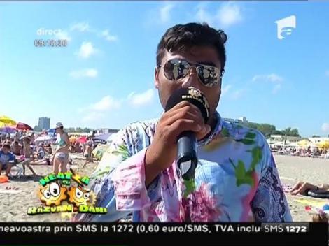 Cum îşi promovează vânzătorii ambulanţi marfa pe litoral