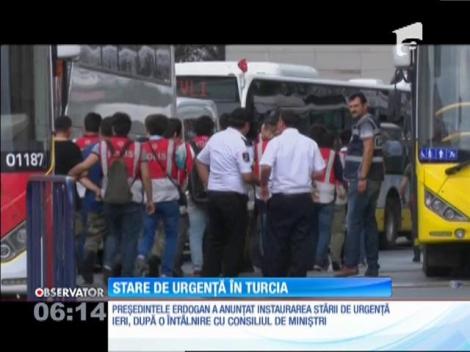 Turcia a decretat stare de urgenţă pentru următoarele trei luni. Iar Ministerul Afacerilor Externe atenţionează 30 de mii de români - să fie vigilenţi în concediu