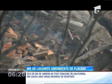 Un uriaş incendiu de vegetaţie face ravagii în apropiere de Los Angeles. Aproape 20.000 de oameni au fost evacuaţi