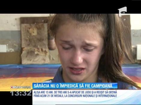 Sărăcia nu o împiedică să fie campioană! La 13 ani, Alisa a câştigat 21 de medalii la judo