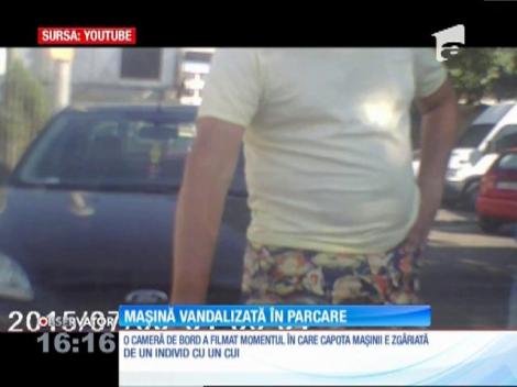Mașina unui constănțean, vandalizată cu obscenități. Poliția... se salută cu făptașul!