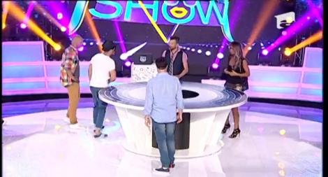 Concurenții s-au udat și au încercat să facă față provocării lui Florin Ristei, la „FANtastic Show”!