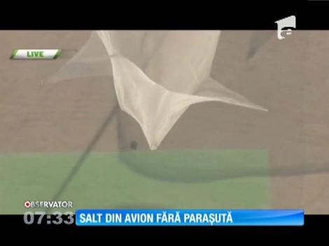 Un cascador american a scăpat nevătămat după ce a sărit, fără paraşută, de la 7500 de metri altitudine