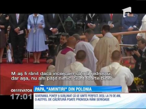 După ce a căzut în timpul slujbei, Papa Francisc face haz de necaz