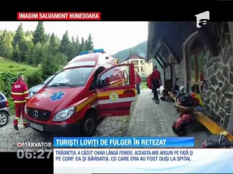 Doi turişti germani, un bărbat şi o femeie, au fost loviţi de fulger pe vârful Retezat